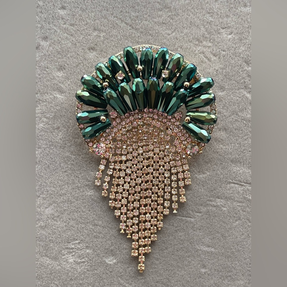 Glass rhinestone drop brooch